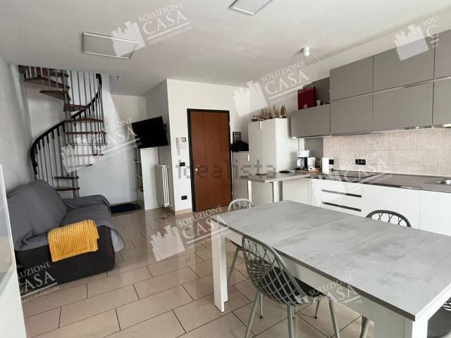 Appartamento in vendita di 120 m² in Circonvallazione Ponente, 33