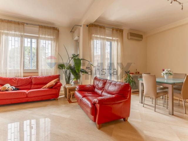 Appartamento in vendita di 120 m² in Corso Alcide de Gasperi, 417