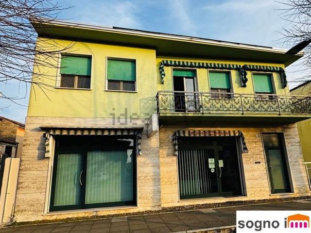 Appartamento in vendita di 120 m² in Corso Arnaldo Fraccaroli, 139