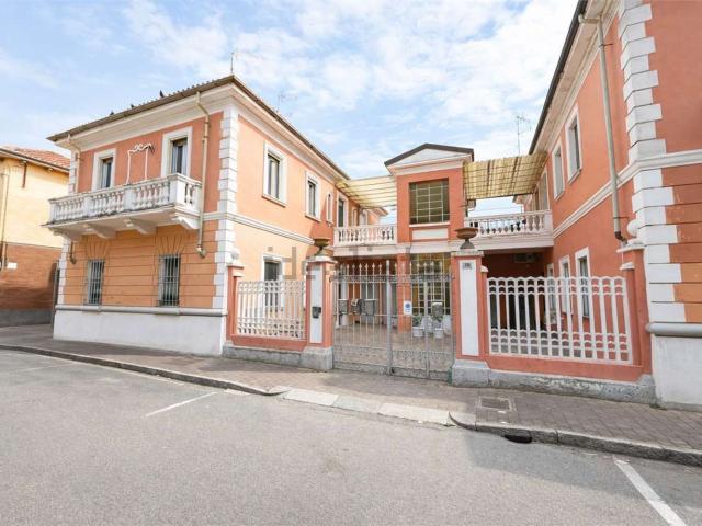Appartamento in vendita di 120 m² in Corso E. Bellotti, 28