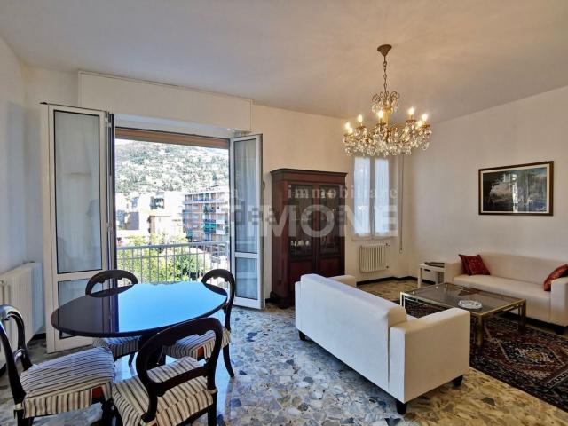 Appartamento in vendita di 120 m² in Corso Giuseppe Assereto