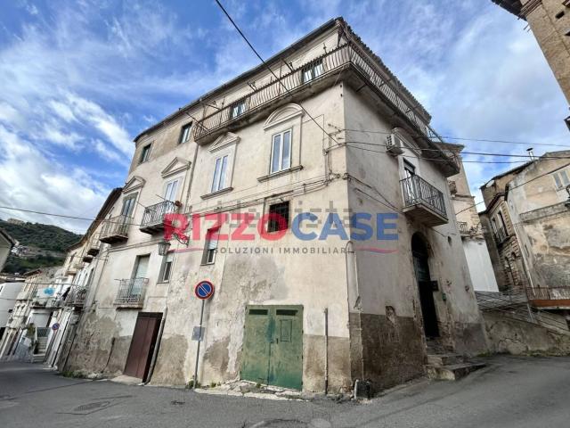 Appartamento in vendita di 120 m² in Corso Giuseppe Garibaldi