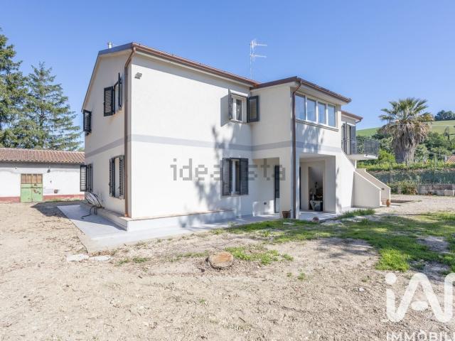 Appartamento in vendita di 120 m² in Frazione Paterno, 122