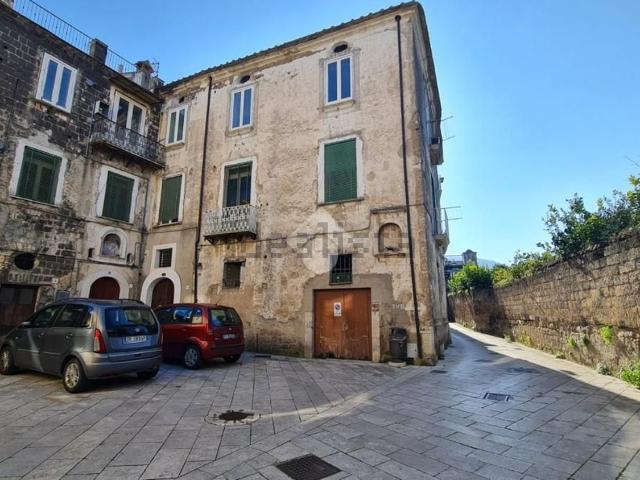 Appartamento in vendita di 120 m² in Largo Lapati, 2