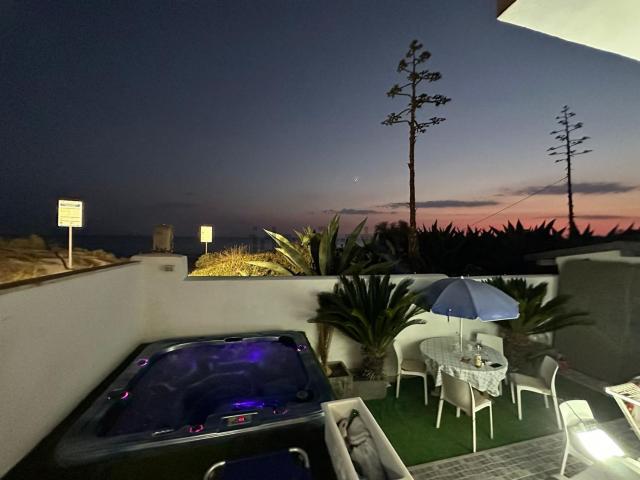 Appartamento in vendita di 120 m² in Lungomare delle Sirene, 251