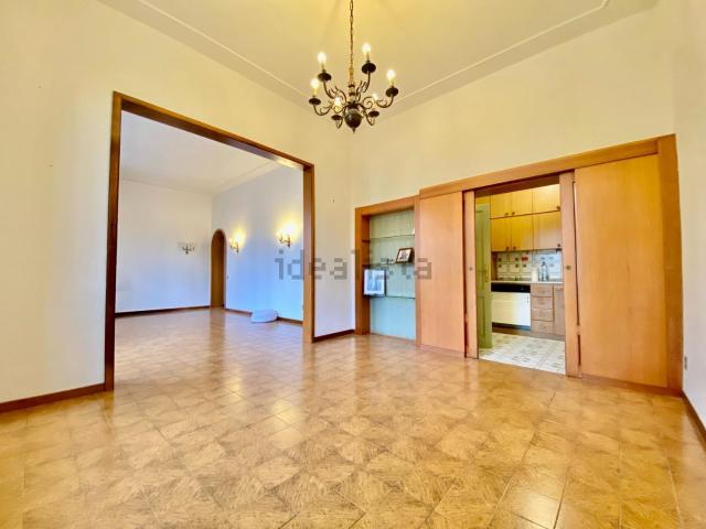 Appartamento in vendita di 120 m² in Piazza Cardinale Elia dalla Costa