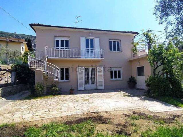 Appartamento in vendita di 120 m² in Piazza Giuseppe Giusti