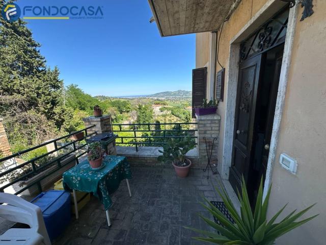 Appartamento in vendita di 120 m² in Piazza Giacomo Leopardi, 34