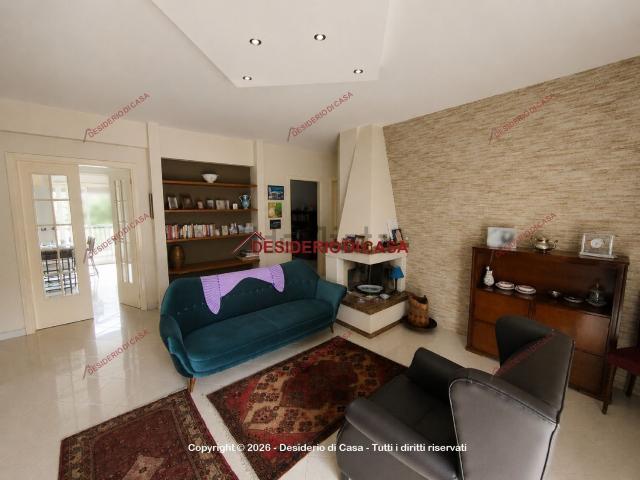 Appartamento in vendita di 120 m² in Piazza Giacomo Saputo, 13