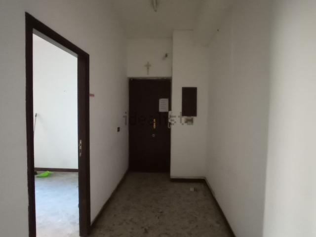 Appartamento in vendita di 120 m² in Piazza MEDAGLIE D&apos ORO, 36