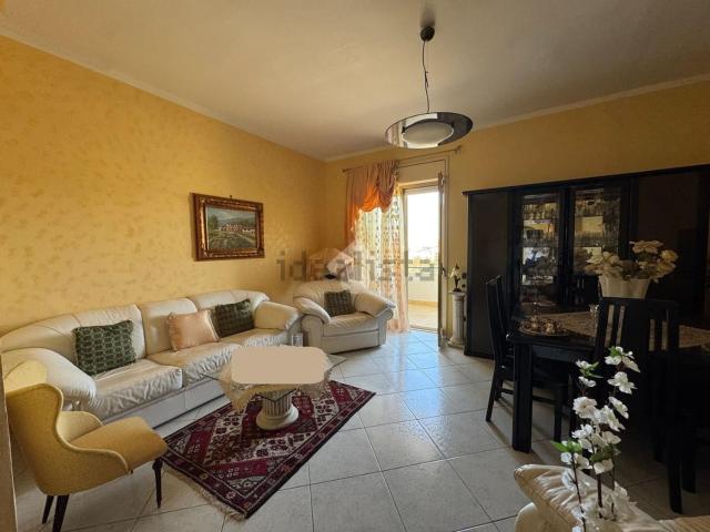 Appartamento in vendita di 120 m² in Piazza Vincenzo Savatteri Castelli, 9