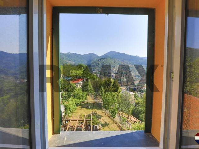 Appartamento in vendita di 120 m² in Salita Serino, 32