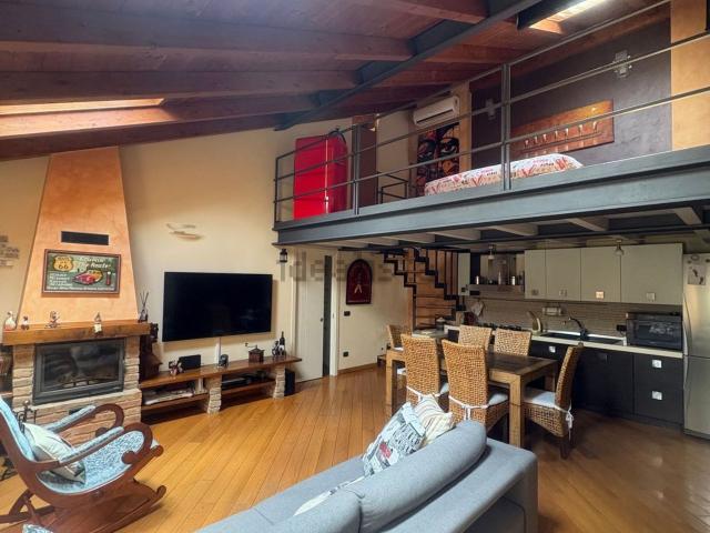 Appartamento in vendita di 120 m² in Strada alla Verza