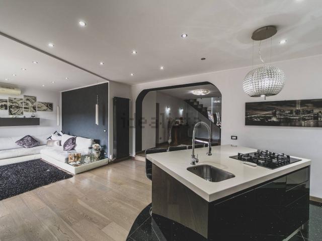 Appartamento in vendita di 120 m² in Strada dell Argentiera