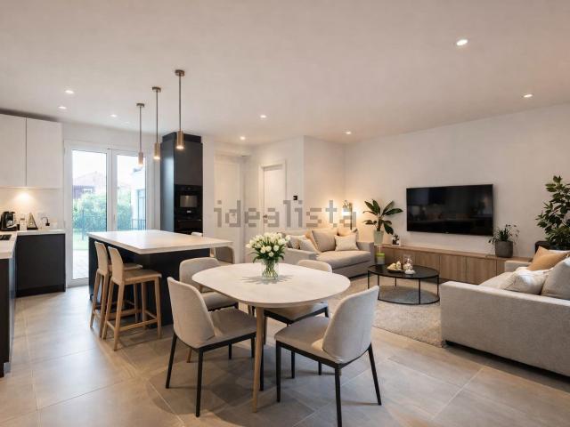 Appartamento in vendita di 120 m² in Strada Langhirano, 143