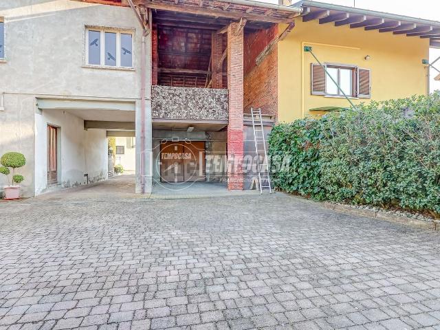 Appartamento in vendita di 121 m² in Via Coco Martinale