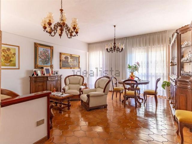 Appartamento in vendita di 121 m² in Via Col D&apos Echele
