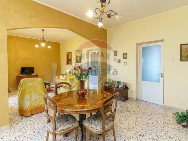Appartamento in vendita di 121 m² in Via Catania, 109