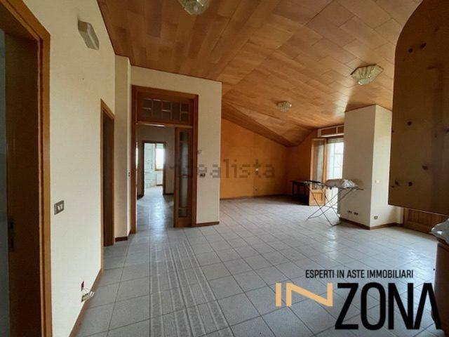 Appartamento in vendita di 121 m² in Via Castello