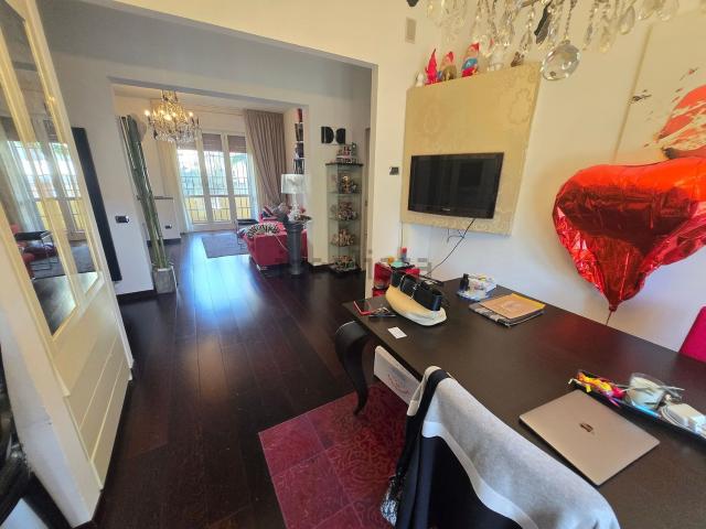 Appartamento in vendita di 121 m² in Via Amendola