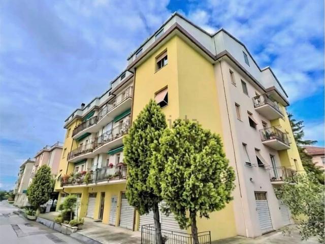 Appartamento in vendita di 121 m² in Via Bassano del Grappa, 8