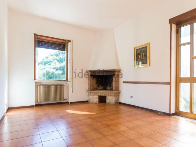 Appartamento in vendita di 121 m² in Via Burani, 32