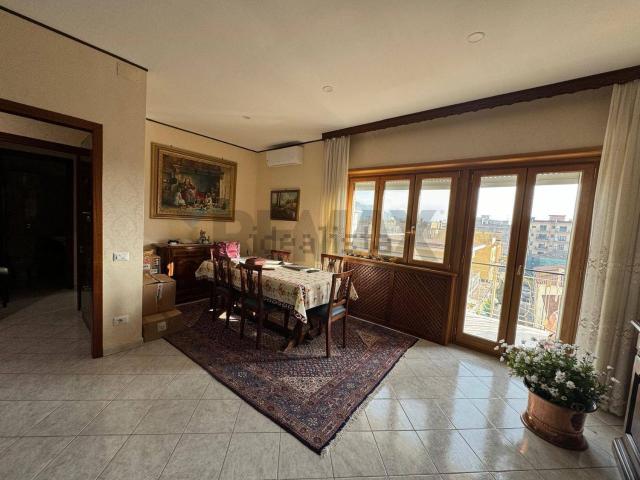 Appartamento in vendita di 121 m² in Via G. Pascoli