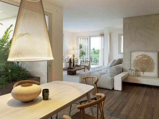Appartamento in vendita di 121 m² in Via Giulio Cesare, 37