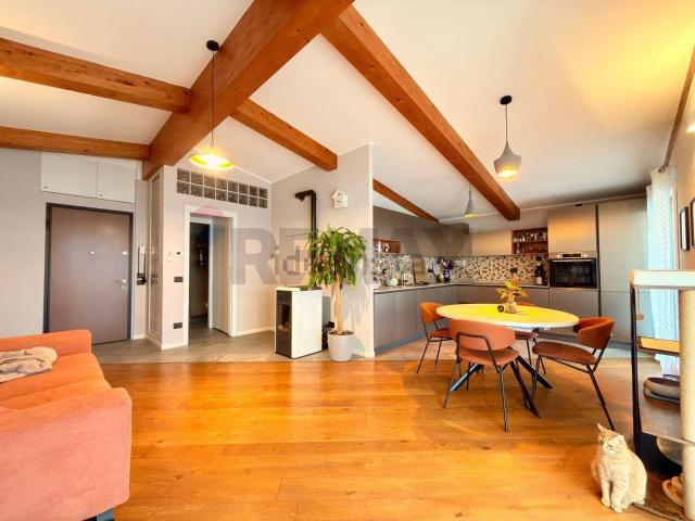 Appartamento in vendita di 121 m² in Via Giuseppe Dezza, 55