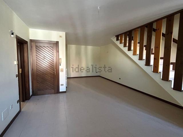 Appartamento in vendita di 121 m² in Via Giacomo Matteotti