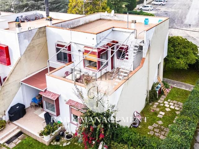 Appartamento in vendita di 121 m² in Via dei Tigli