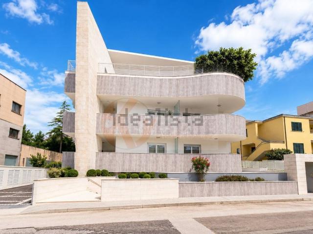 Appartamento in vendita di 121 m² in Via della Stampa, 13
