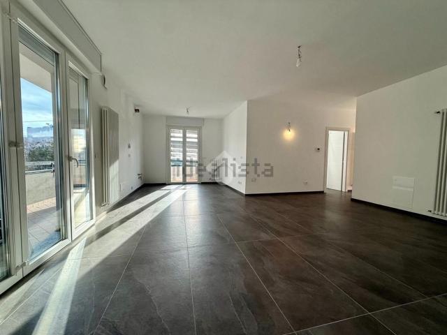 Appartamento in vendita di 121 m² in Via Emilia, 367