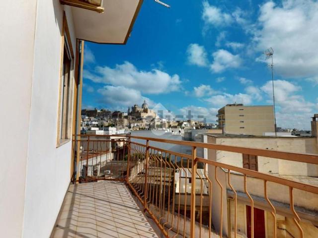 Appartamento in vendita di 121 m² in Via Fratelli Bandiera