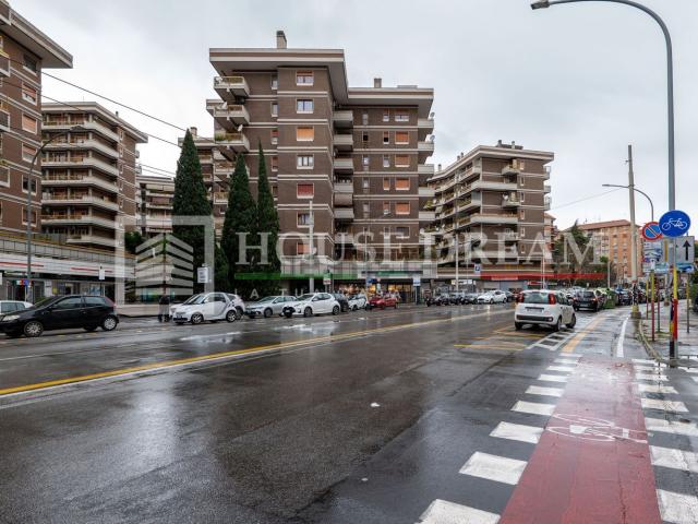 Appartamento in vendita di 121 m² in Via Monte Cervialto, 143