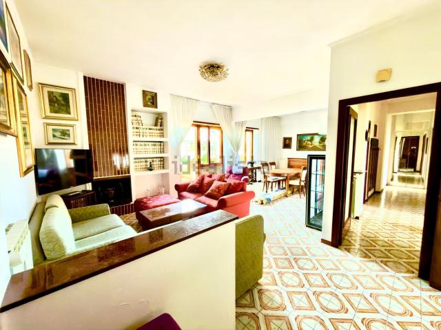 Appartamento in vendita di 121 m² in Via Mare Glaciale Artico, 20