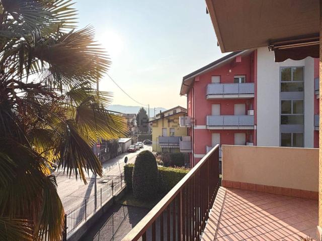 Appartamento in vendita di 121 m² in Via Nesa