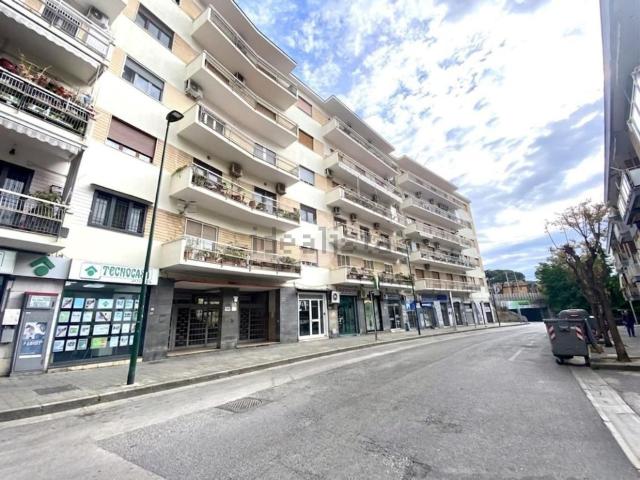 Appartamento in vendita di 121 m² in Via Nicolò Garzilli, 59