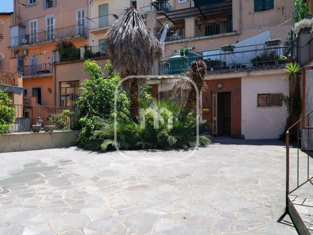 Appartamento in vendita di 121 m² in Via Nino Bixio