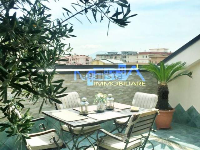 Appartamento in vendita di 121 m² in Via Salvo d&apos Acquisto, 45