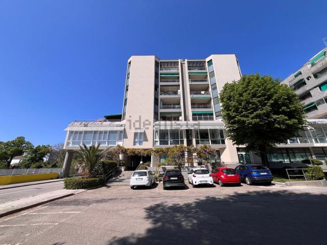 Appartamento in vendita di 121 m² in Via Salvo D&apos Acquisto