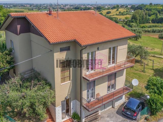 Appartamento in vendita di 121 m² in Via San Lorenzo a Monte, 33