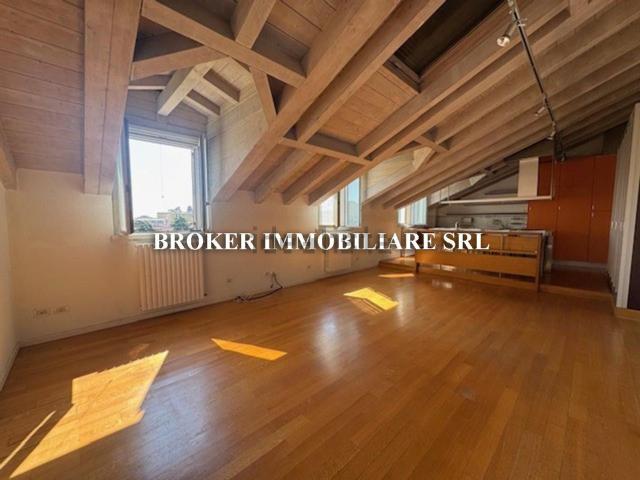 Appartamento in vendita di 121 m² in Via Raffaello Sanzio