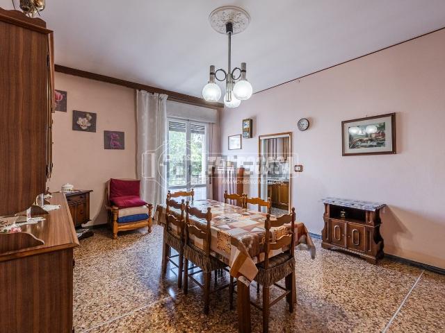 Appartamento in vendita di 121 m² in Via Tavoni, 365