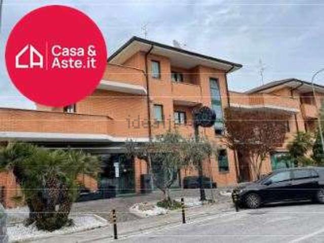 Appartamento in vendita di 121 m² in Via Urbino