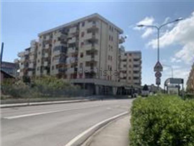 Appartamento in vendita di 121 m² in Via Vittorio Bachelet