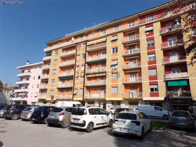 Appartamento in vendita di 121 m² in Via XXV Aprile, 52