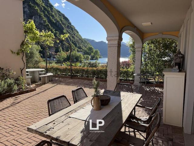 Appartamento in vendita di 121 m² in Via Zanzi, 43