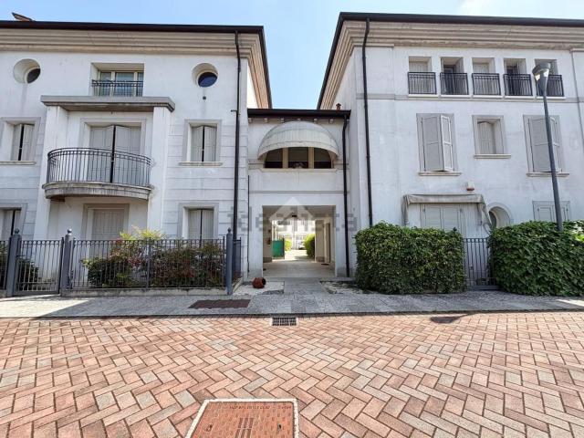 Appartamento in vendita di 121 m² in Viale Europa, 16