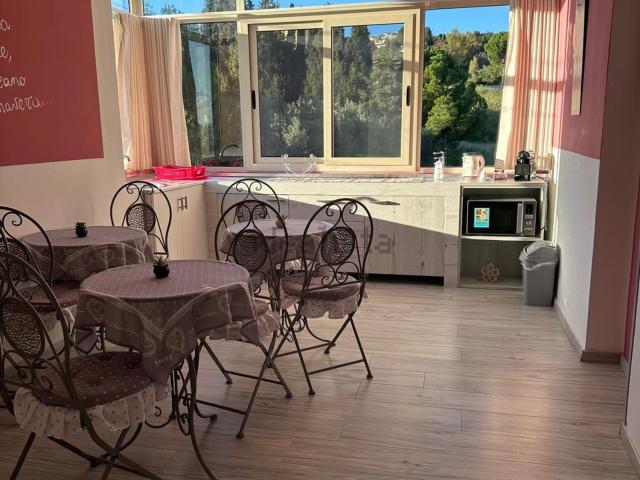 Appartamento in vendita di 122 m² in Traversa VIII Viale Crotone, 25